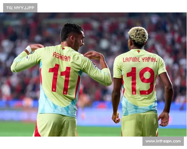 费兰-托雷斯庆祝帽子戏法,巴萨客场进球大战取胜 费兰-托雷斯庆祝帽子戏法,巴萨客场进球大战取胜