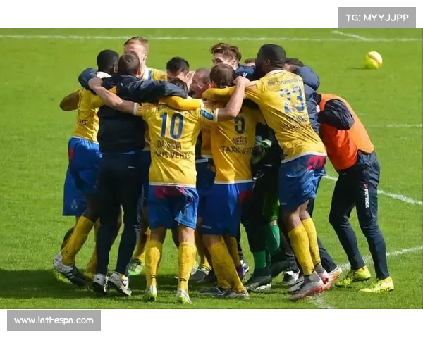 西甲俱乐部社群活动，球员参与慈善基金会。